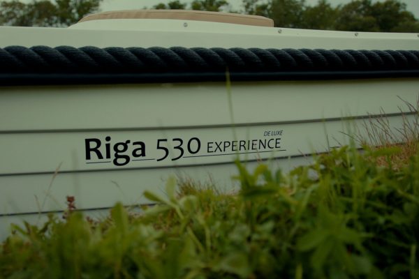 Riga 530 Experience de Luxe, belettering